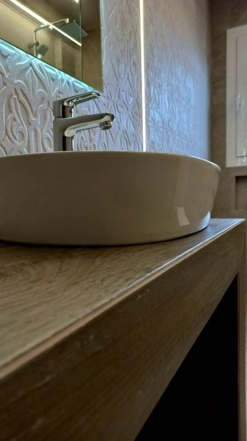 Veria Panorama Luxury Suite With Garden 2 Exterior photo