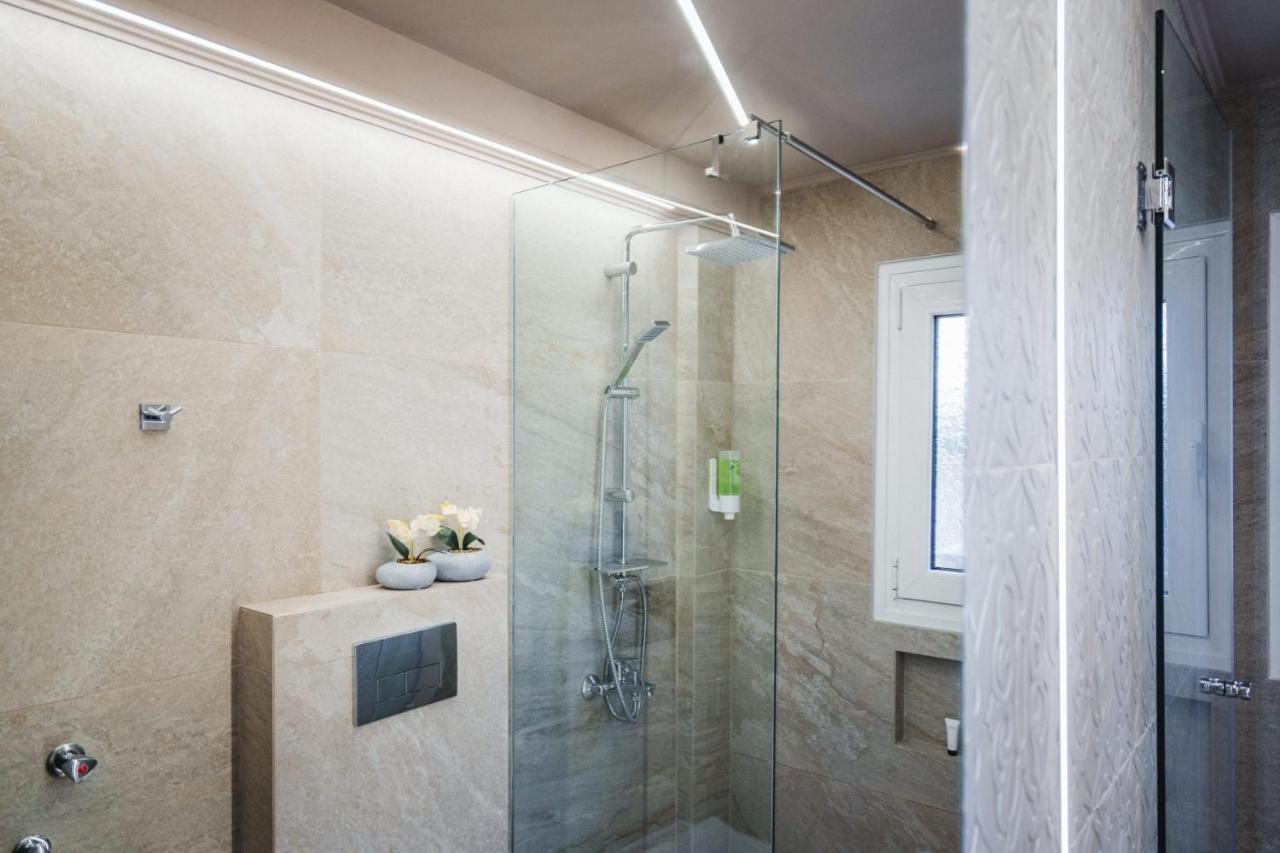 Veria Panorama Luxury Suite With Garden 2 Exterior photo