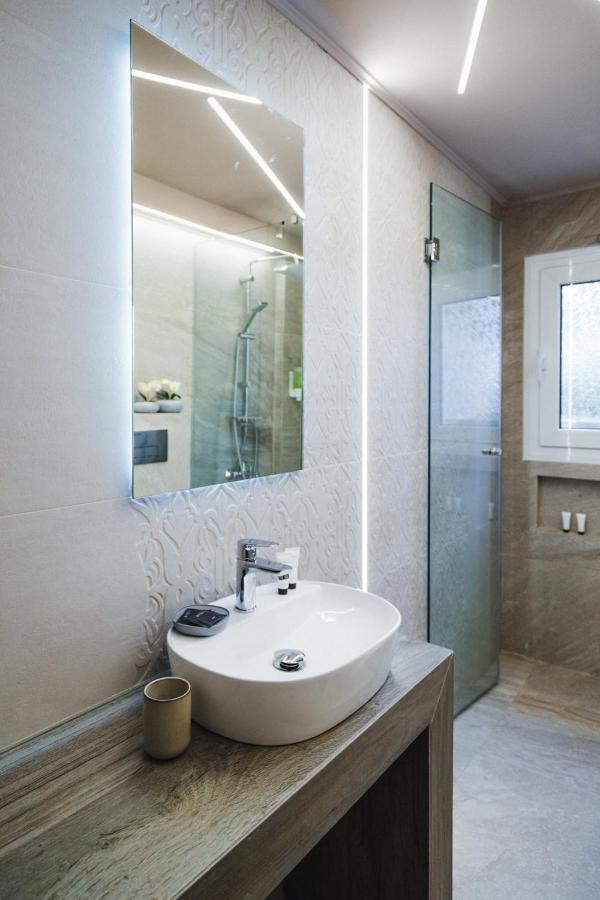 Veria Panorama Luxury Suite With Garden 2 Exterior photo